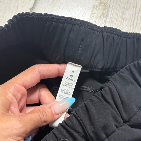 Lululemon On The Fly Skirt Size 4 - Picture 3 of 5